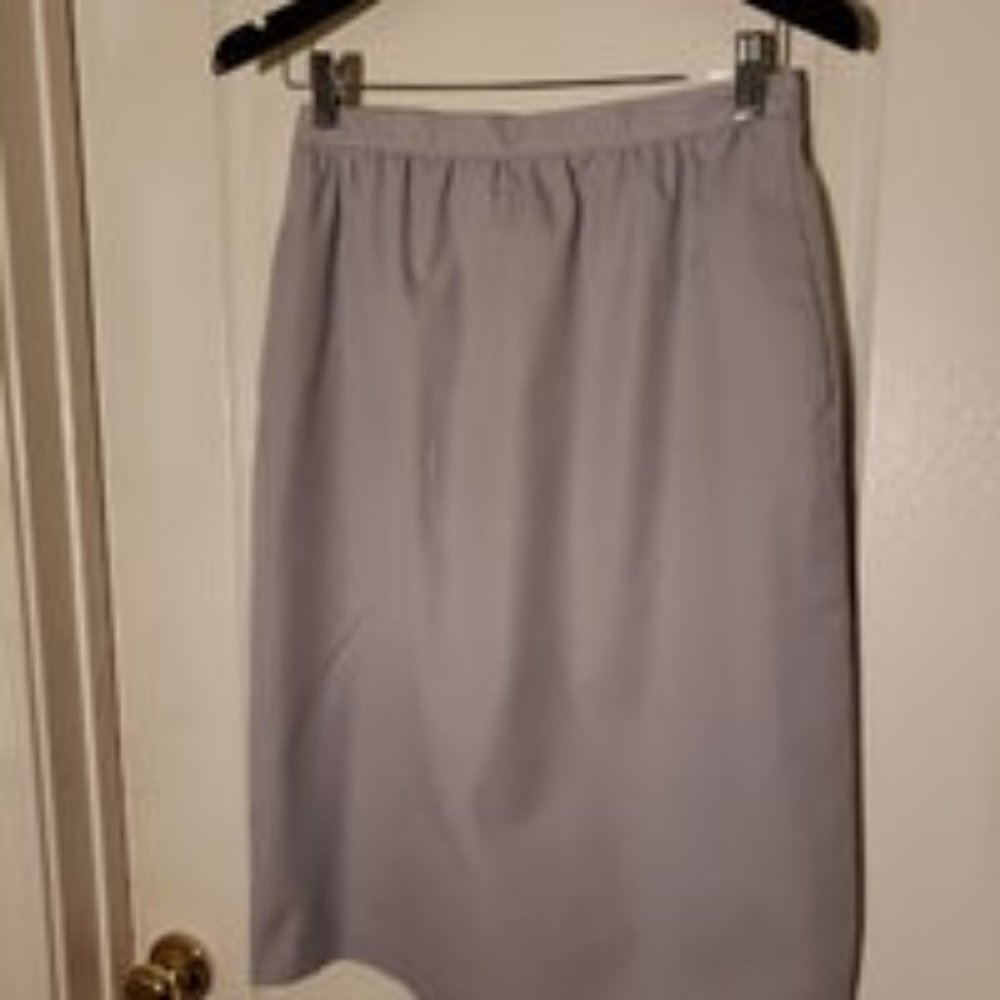 Grey pencil skirt